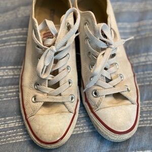 Low top white Chuck Taylor Converse